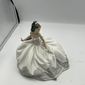 Lladro Porcelain Figurine Ballerina Dancing White Dress Delicate Detail